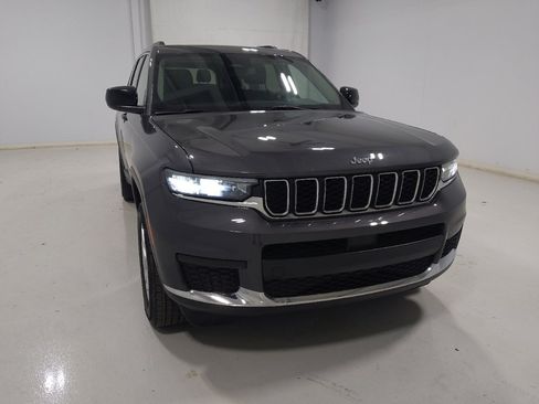 Used 2023 Jeep Grand Cherokee L Laredo AWD/4WD image 14