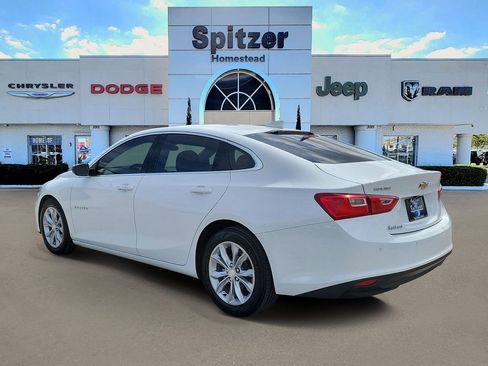 Used 2025 Chevrolet Malibu LT FWD image 3