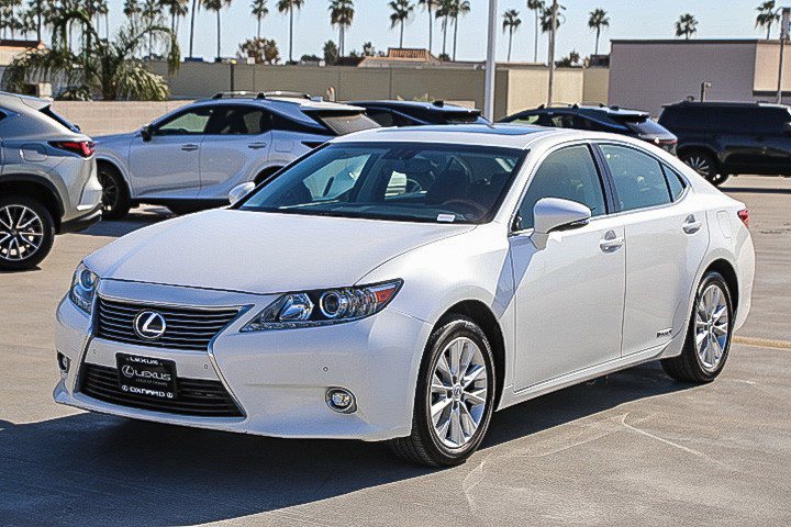 Used 2014 Lexus ES 300h w/ Premium Package w/Bamboo Trim FWD image 3