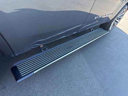 Used 2022 Jeep Grand Wagoneer Series II w/ Convenience Group III image 12