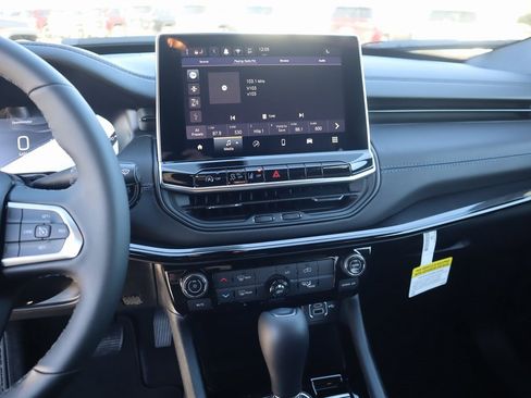 New 2026 Jeep Compass Latitude image 5