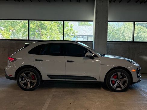 Certified 2023 Porsche Macan S AWD/4WD image 9