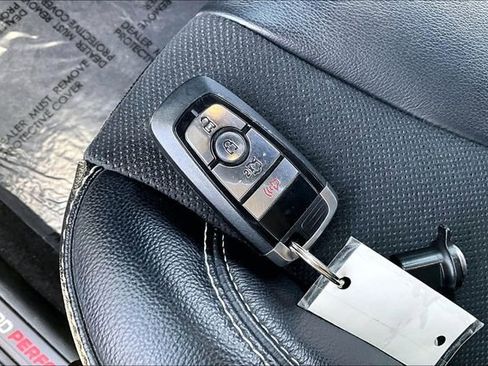 Used 2023 Ford Edge ST image 11