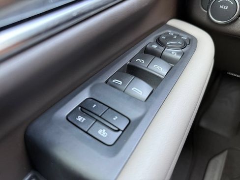 Used 2023 Chevrolet Tahoe Z71 w/ Luxury Package AWD/4WD image 25