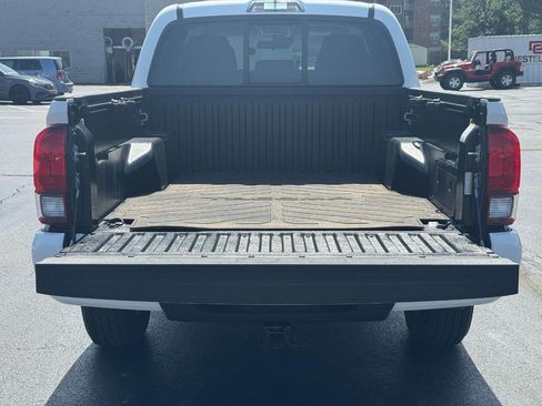 Certified 2023 Toyota Tacoma SR AWD/4WD image 5