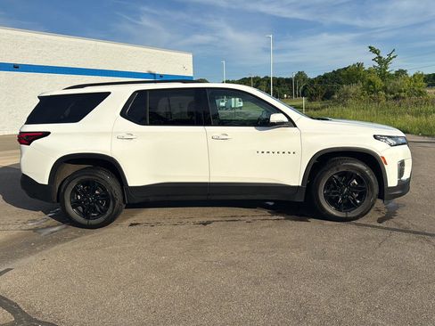 Used 2023 Chevrolet Traverse LT FWD image 6