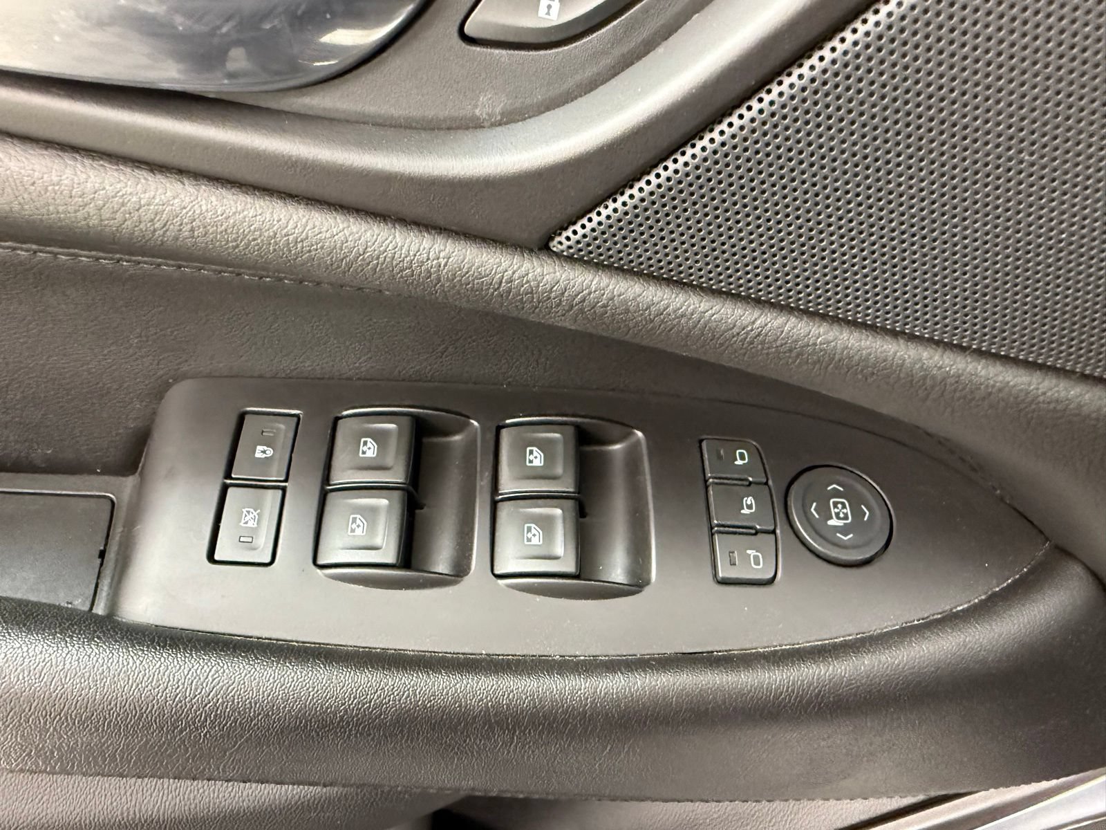 Used 2019 Cadillac Escalade ESV Luxury AWD/4WD image 11