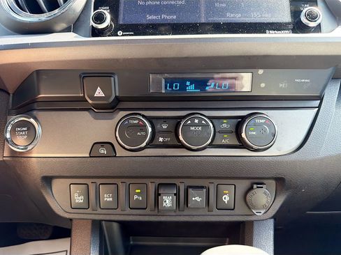 Used 2022 Toyota Tacoma TRD Sport w/ Technology Package RWD image 19