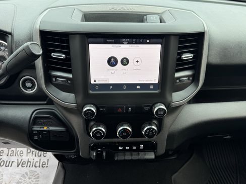 Used 2024 RAM 3500 Tradesman w/ Chrome Appearance Group image 23