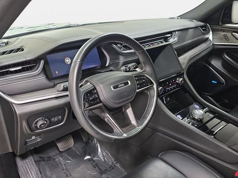 Used 2021 Jeep Grand Cherokee L Overland w/ Luxury Tech Group IV AWD/4WD image 16