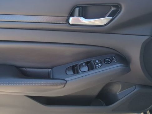 Used 2024 Nissan Altima 2.5 SV FWD image 26