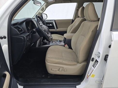 Used 2016 Toyota 4Runner SR5 AWD/4WD image 5