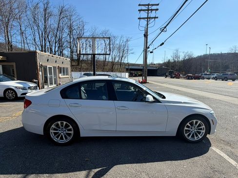 Used 2017 BMW 320i xDrive Sedan image 12