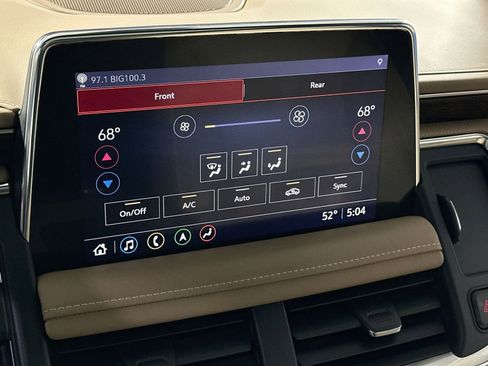 Used 2021 Chevrolet Tahoe Premier w/ Premium Package image 26