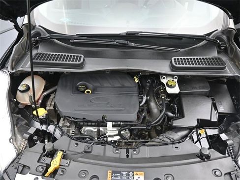 Used 2017 Ford Escape SE image 44