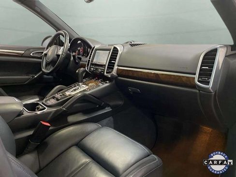 Used 2014 Porsche Cayenne S image 19