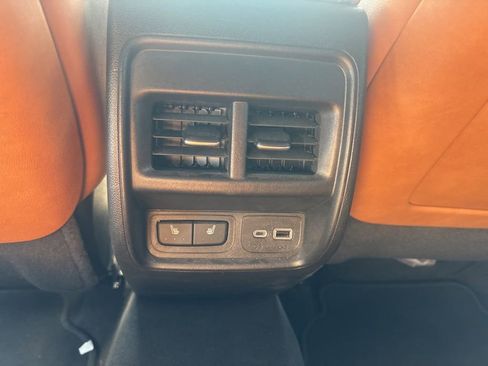 Certified 2025 Cadillac XT4 Premium Luxury image 31