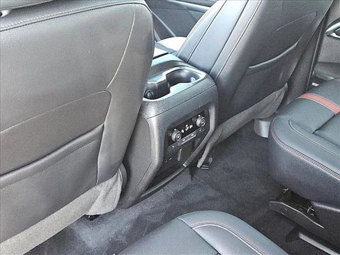 Used 2024 Chevrolet Traverse RS image 19