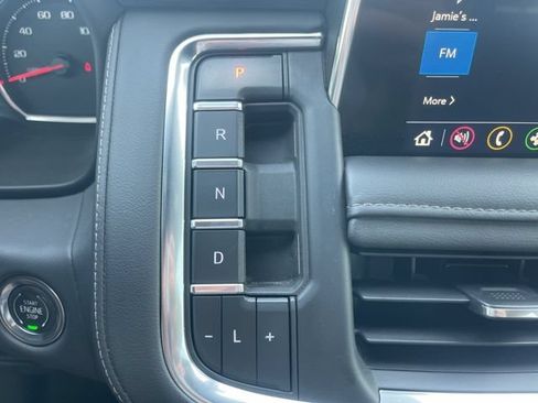 Used 2021 Chevrolet Tahoe Z71 w/ Z71 Signature Package AWD/4WD image 27