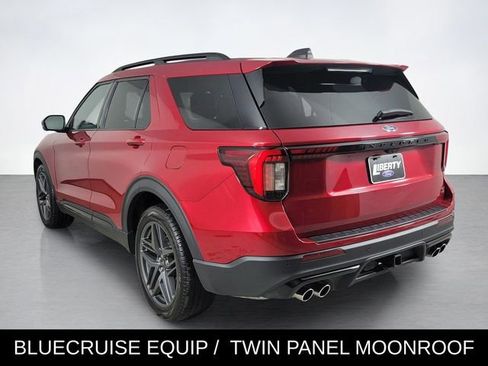 Used 2025 Ford Explorer ST AWD/4WD image 5