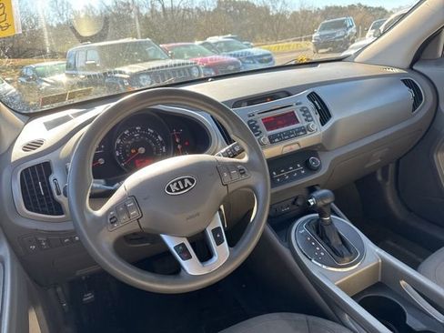 Used 2011 Kia Sportage LX w/ Convenience Pkg image 12