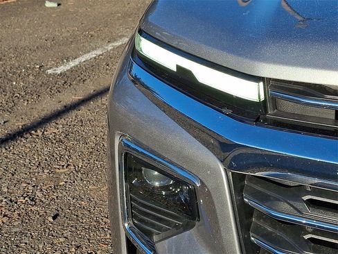 Certified 2025 Chevrolet Traverse LT image 9