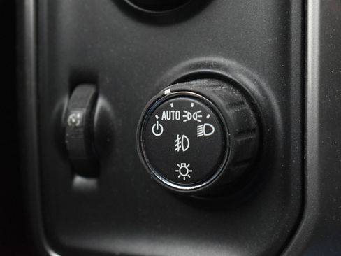 Used 2018 Chevrolet Silverado 1500 LT w/ All Star Edition image 18