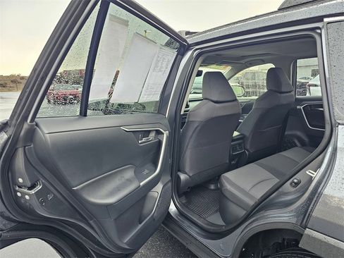 Used 2025 Toyota RAV4 XLE image 16