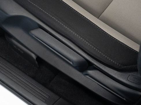 Used 2023 Honda CR-V LX image 5