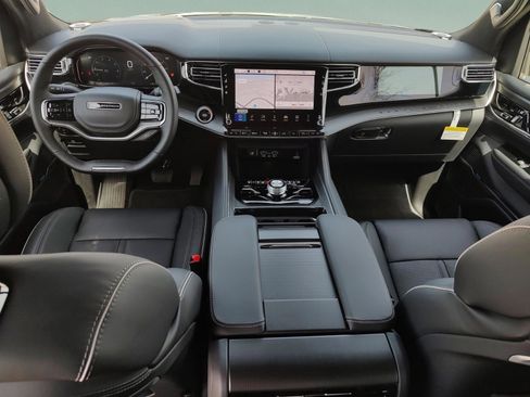 New 2025 Jeep Grand Wagoneer Series II Obsidian w/ Quick Order Packagew 28T image 10