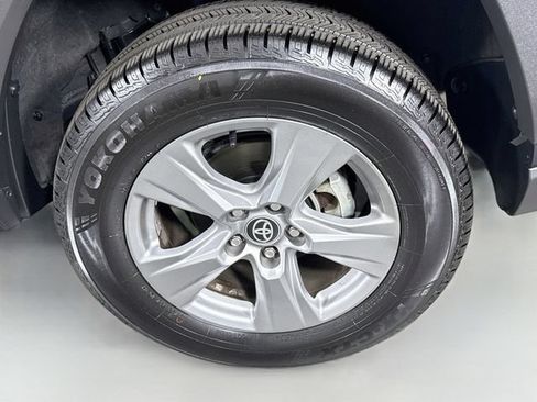 Certified 2023 Toyota RAV4 XLE FWD image 31