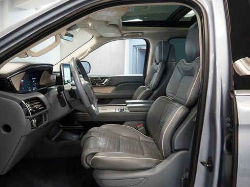 Used 2021 Lincoln Navigator L Black Label w/ Cargo Convenience Package image 6