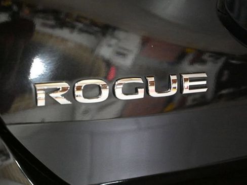 Used 2020 Nissan Rogue S AWD/4WD image 10