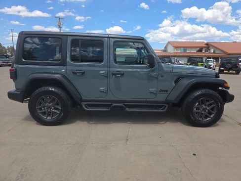 Used 2024 Jeep Wrangler Unlimited Sport AWD/4WD image 2