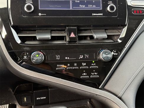 Used 2022 Toyota Camry SE image 20