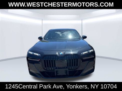 Used 2024 BMW 760i xDrive AWD/4WD image 2