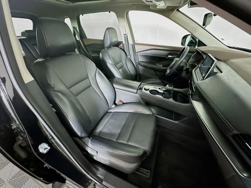 Used 2023 Nissan Rogue SV w/ SV Premium B Package image 32