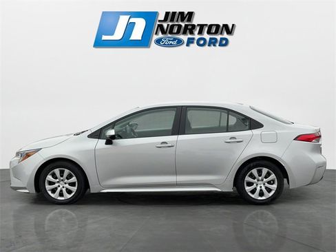 Used 2024 Toyota Corolla LE image 6