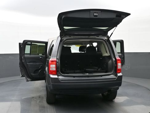 Used 2017 Jeep Patriot Sport image 48