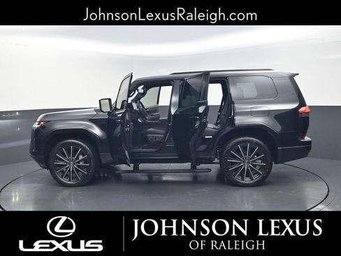 Certified 2025 Lexus GX 550 w/ Cold Area Package image 37