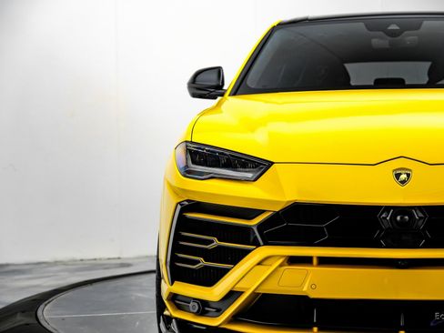 Used 2021 Lamborghini Urus image 31