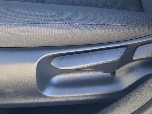 Certified 2025 Toyota Corolla LE image 28