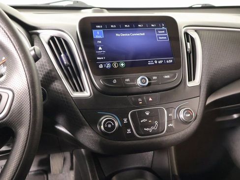 Used 2025 Chevrolet Malibu LS image 5