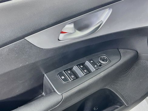 Used 2023 Kia Forte LXS FWD image 17