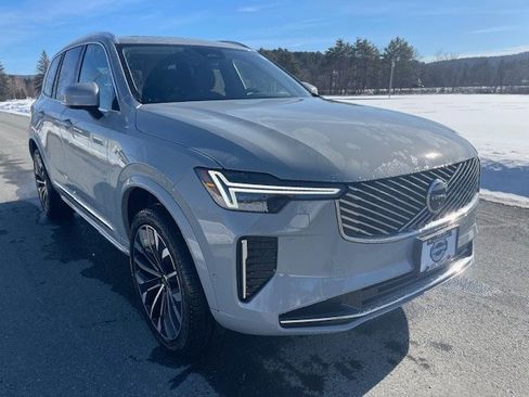 New 2026 Volvo XC90 T8 Plus w/ Protection Package Premier image 4