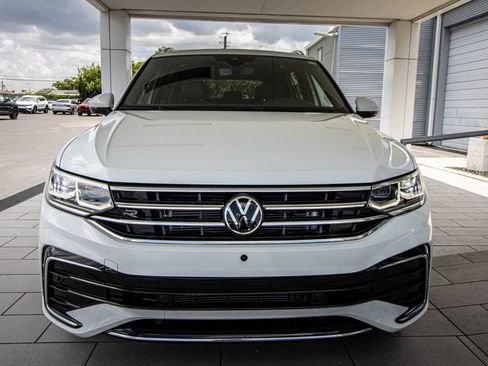 Certified 2024 Volkswagen Tiguan SEL R-Line AWD/4WD image 9
