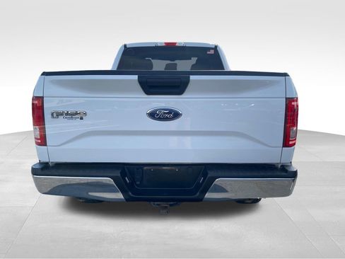 Used 2017 Ford F150 XLT image 4