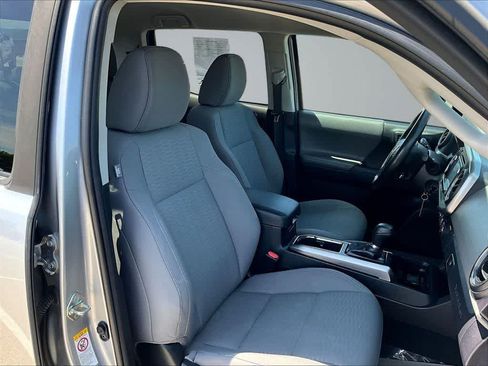 Used 2019 Toyota Tacoma SR5 AWD/4WD image 31