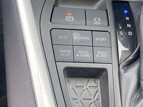 Certified 2022 Toyota RAV4 XLE Premium image 21