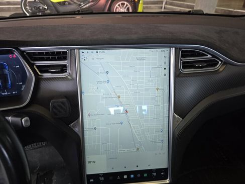 Used 2015 Tesla Model S 70D image 27